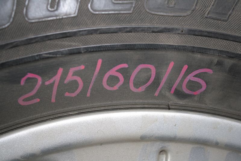 Шина Bridgestone REVO1 зимняя не шипованная R16 215*60 контрактная