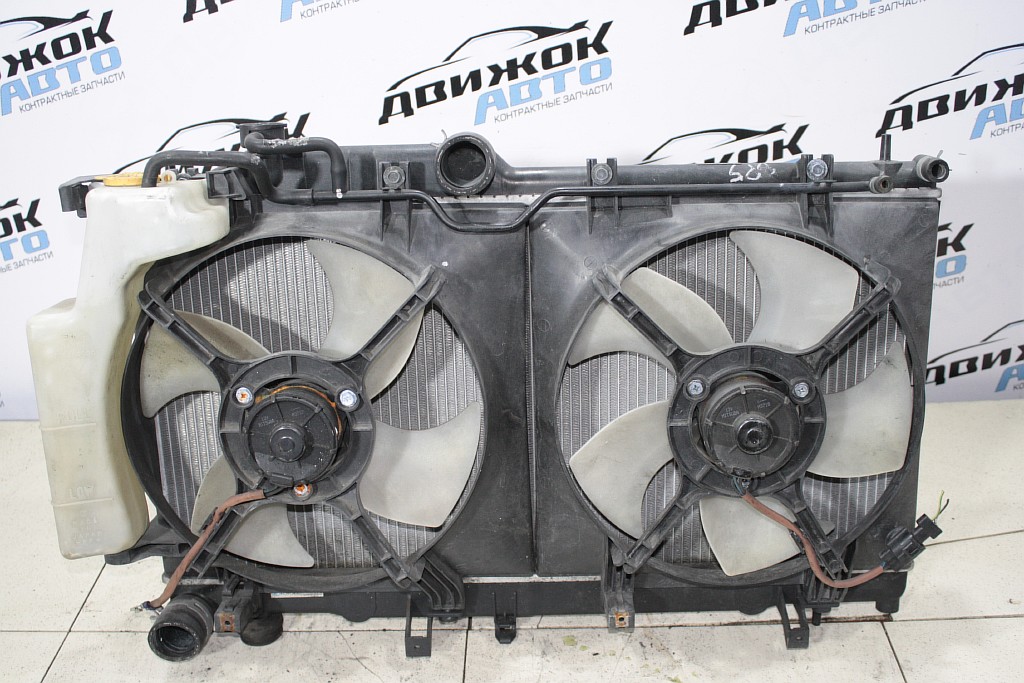 Радиатор охлаждения двигателя SUBARU BP5 Контрактная