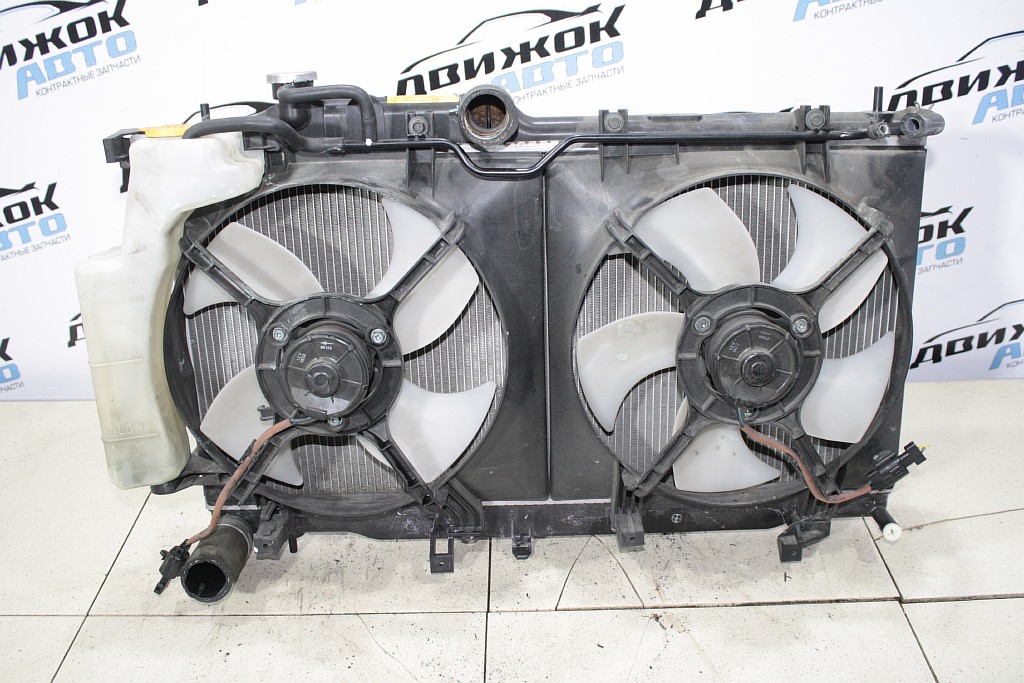 Радиатор охлаждения двигателя SUBARU BP5 Контрактная
