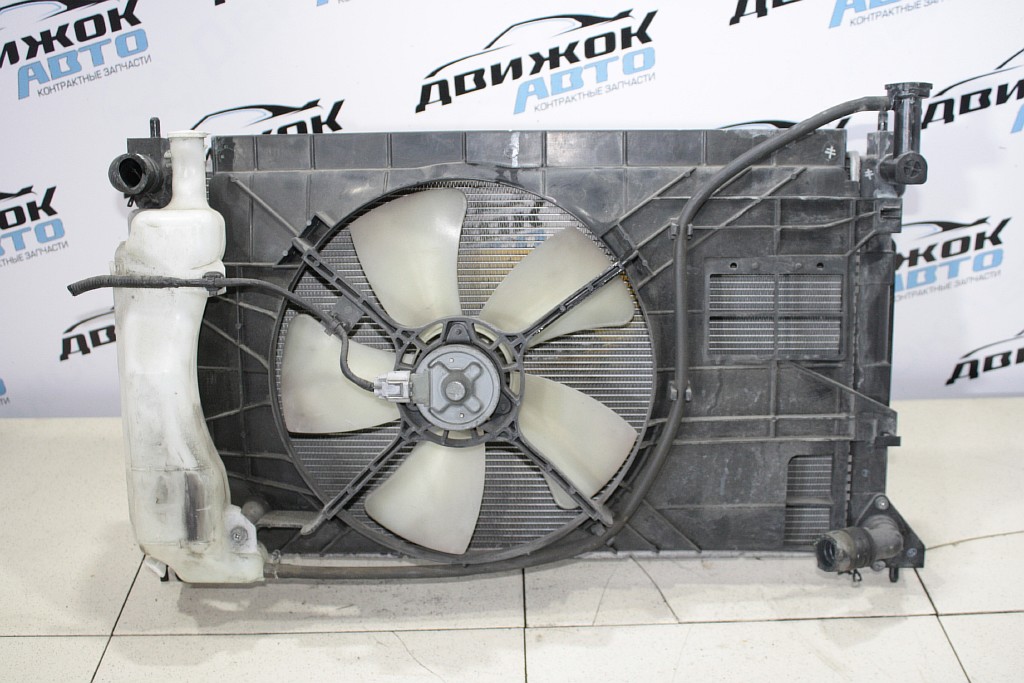 Радиатор охлаждения двигателя MITSUBISHI Z23W Контрактная