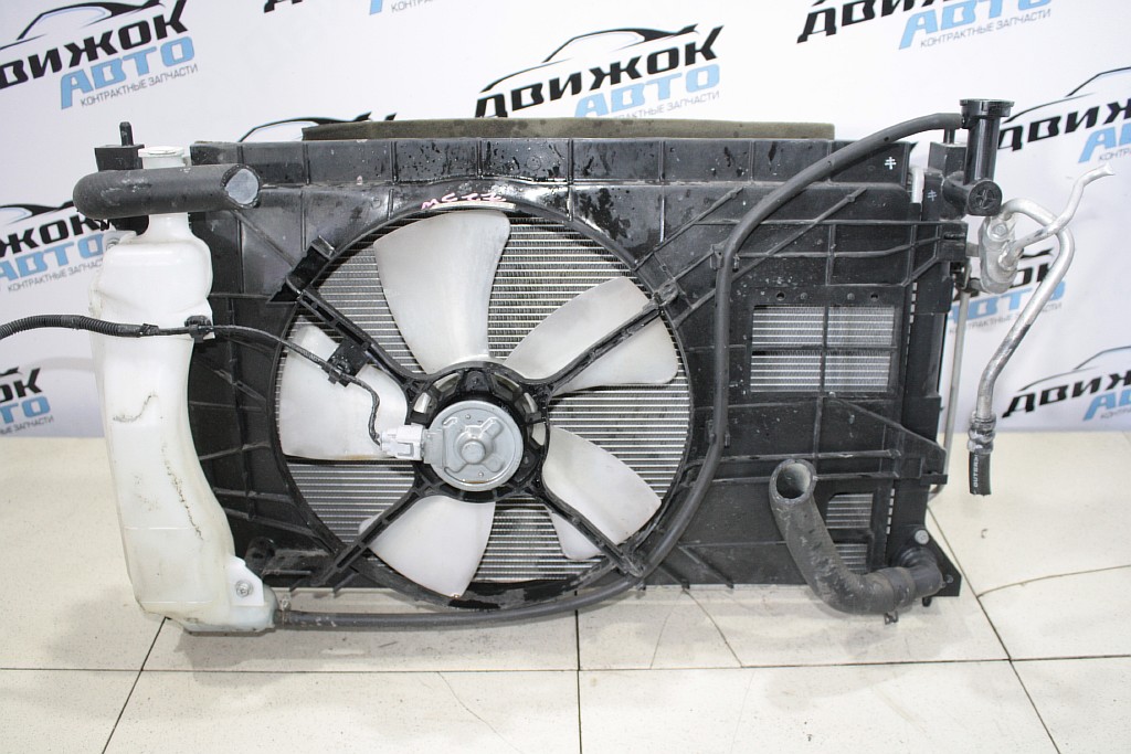 Радиатор охлаждения двигателя MITSUBISHI Z23W Контрактная