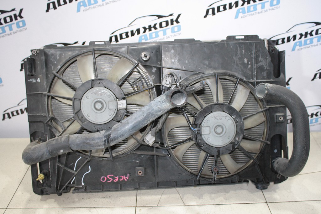 Радиатор охлаждения двигателя TOYOTA ACR50W Контрактная