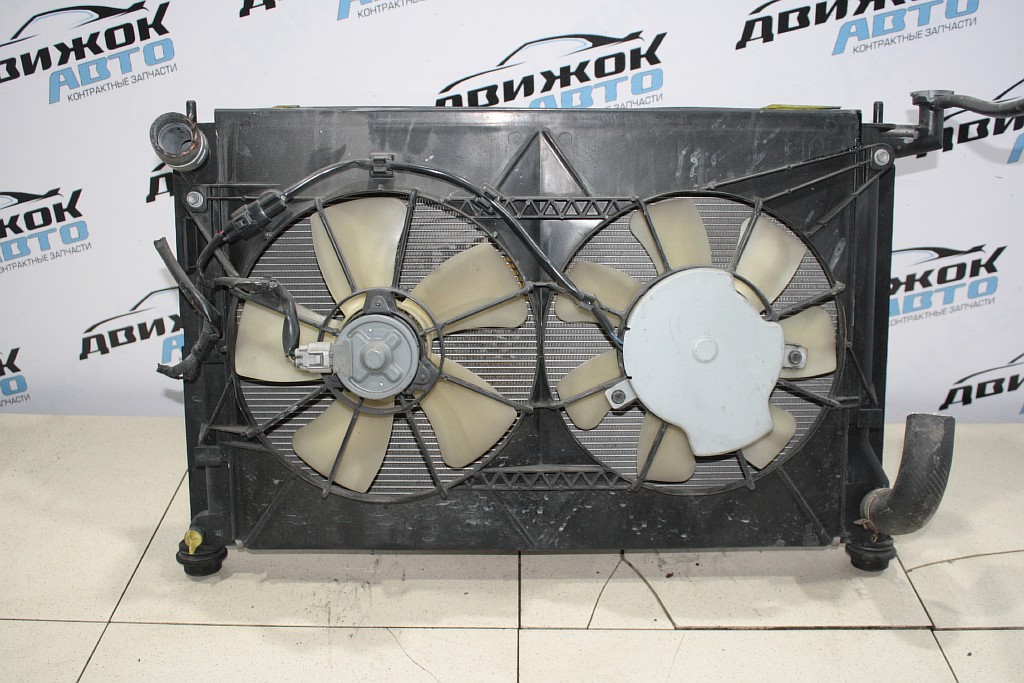 Радиатор охлаждения двигателя TOYOTA ANM10G Контрактная