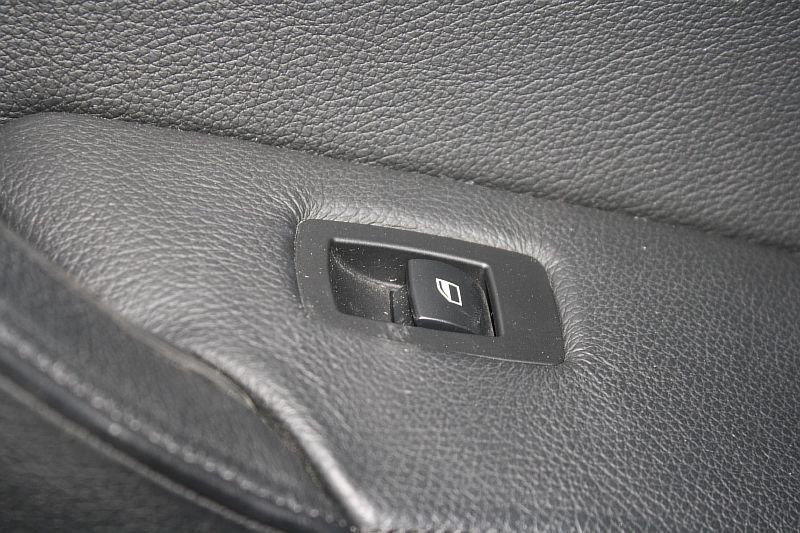 Обшивка двери BMW X5 E70 Контрактная